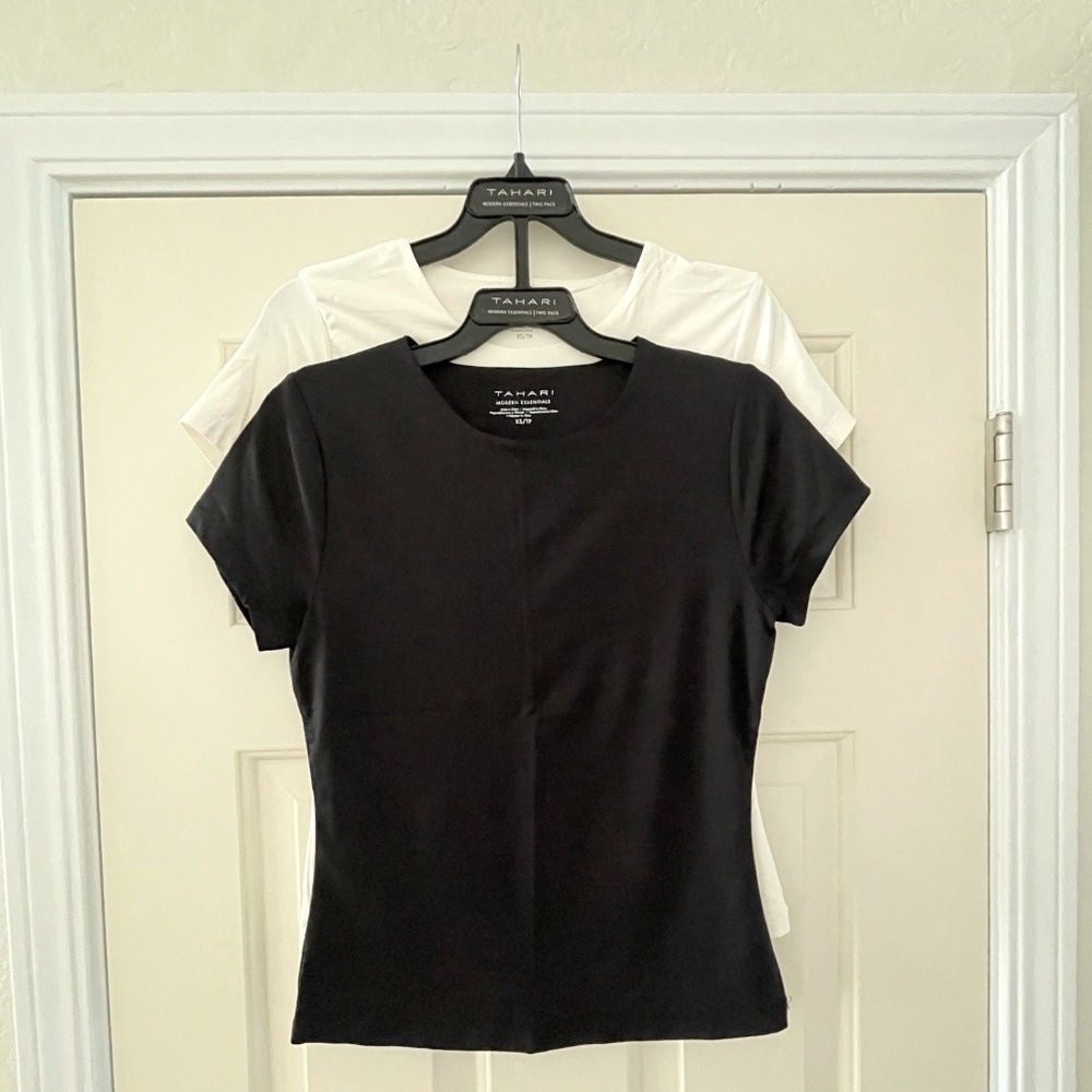 Tahari Womens Modern Essentials Fitted 2 Pack Tees - XS